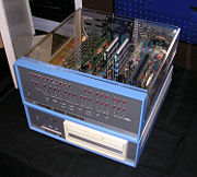 Altair 8800 mit Diskettenlaufwerk