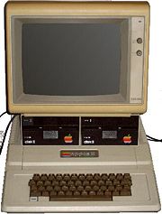 Apple II mit Diskettenlaufwerken