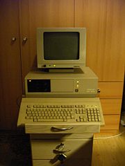 robotron CM1910 an Bildschirm robotron K7229.25