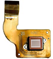 Aus Digitalkamera ausgebauter CCD-Farbsensor auf flexibler Leiterplatte