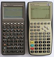 links: HP48SX (Baujahr 1989); rechts: 49g+ (Baujahr 2004)