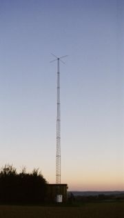 Sendeturm des Funkfeuers NKR in Ochsenbach