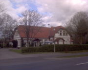 Eine E57 auf dem Dach der alten Schule in Dringenburg (Wiefelstede)