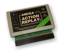 Ein Action Replay-Steckmodul für Amiga 500.