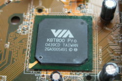 K8T800 Pro ohne Kühlkörper.